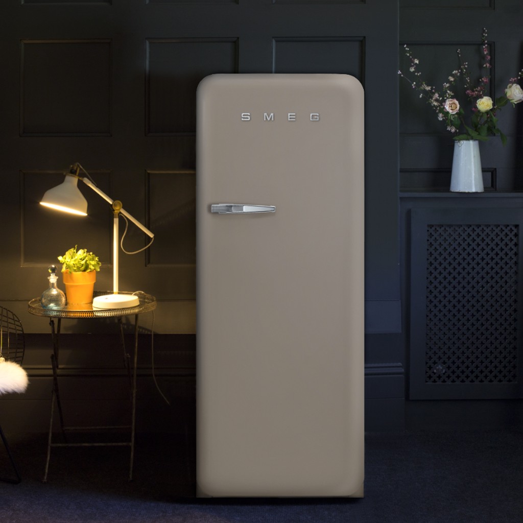 Узнаваемый итальянский дизайн Smeg для кухни