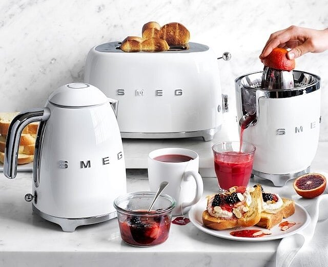 Техника Smeg, комплект для завтрака в белом цвете